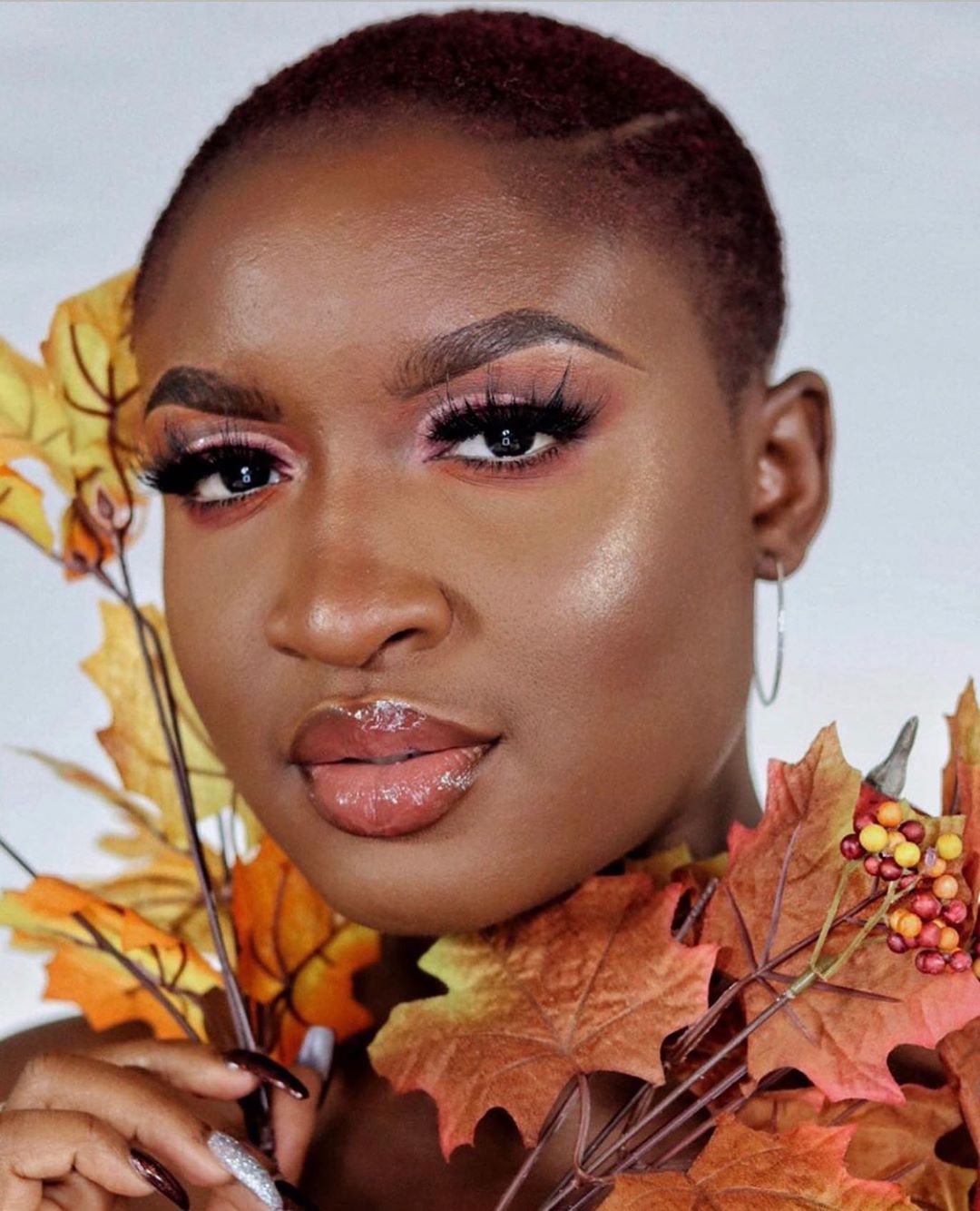 J. Cat Beauty - WHO’S READY FOR FALL? We need to get on @titilayoabiwon level💁🏽‍♀️🍁Our babe used Staysurance Water-Sealed/Zero-Smudge Concealer in the shade “Deep Autumn” & “Sunkissed” and Skinsurance...