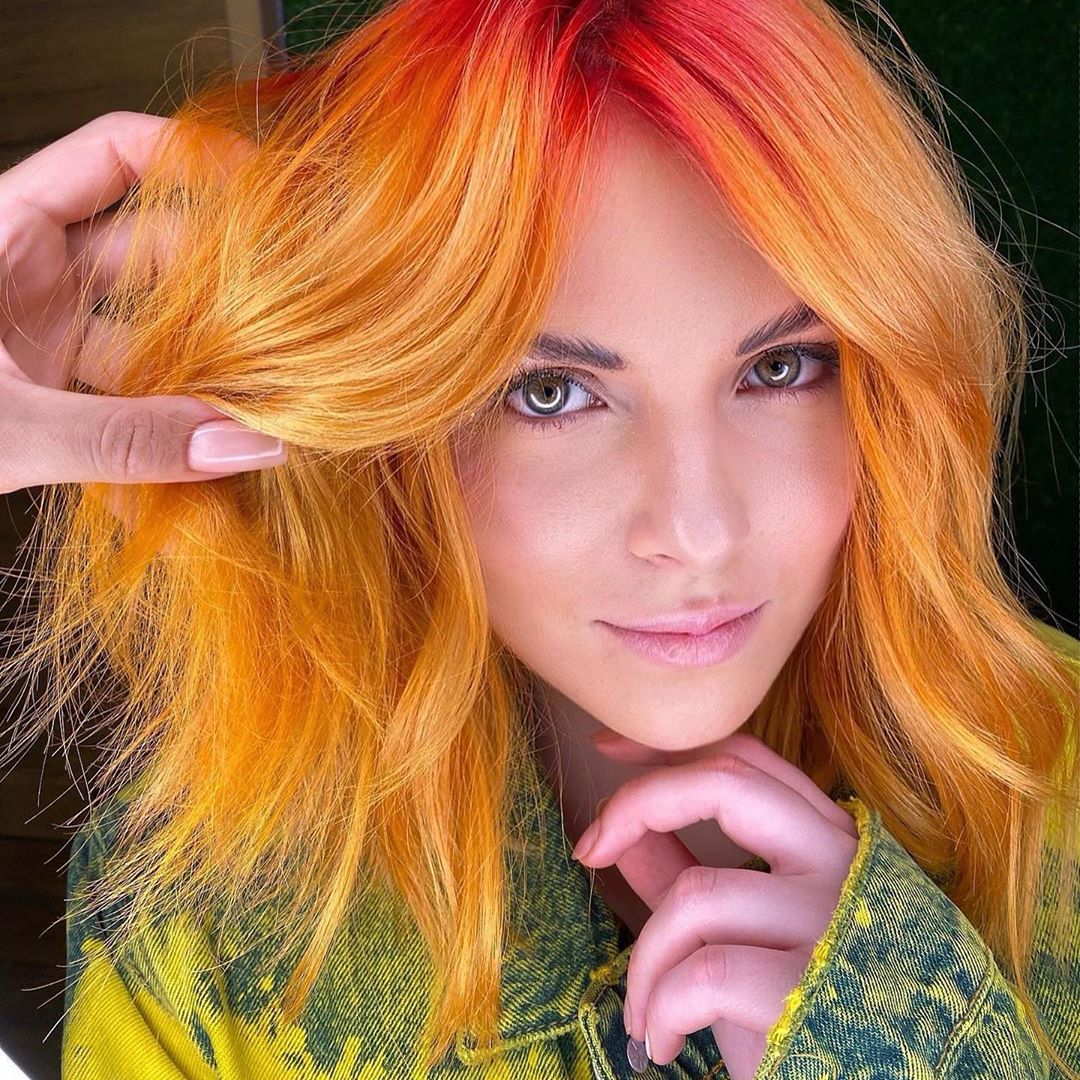 Schwarzkopf Professional - 🎨 CHROMA ID незаменим для тех, кто любит перемены в образе. С этим удивительным колористическим инструментом возможно все: из фиолетового спектра в оранжевый и обратно, при...