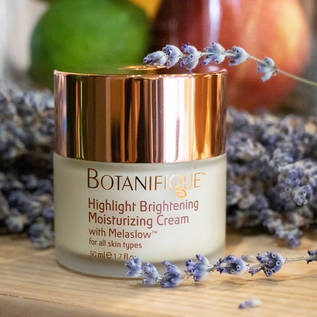 Botanifique - Handcrafted with lemon juice, lemon peel and potent Melaslow technology, 🍋🍋🍋 Highlight Brightening Moisturizing Cream is specifically designed to reduce skin blemishes and age spots, whi...