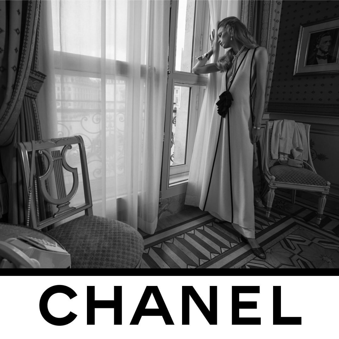 CHANEL - INTERIOR: BY A WINDOW.
The refined simplicity of black and white — Rianne Van Rompaey wearing the CHANEL Spring-Summer 2021 Ready-to-Wear collection. Part of a series of 12 scenes photographe...
