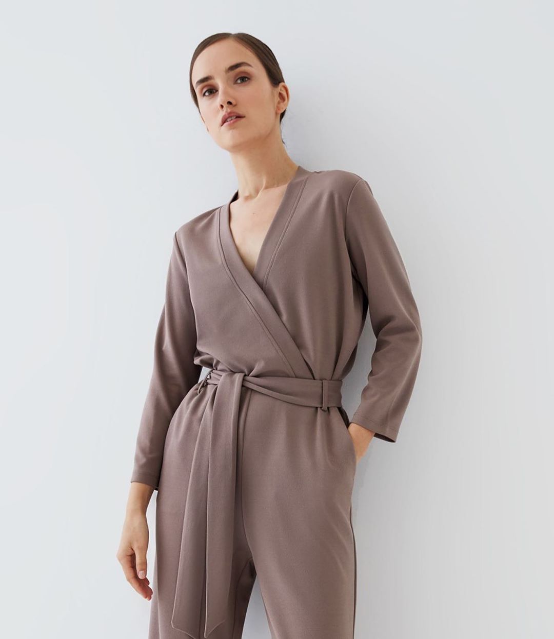 ZARINA женская одежда - Легкий комбинезон объявлен главным трендом лета. Стильный, функциональный, практичный этот элемент гардероба можно носить и в жару, и в прохладную погоду, накинув жакет, ветров... ZARINA женская одежда - Легкий комбинезон объявлен главным трендом лета. Стильный, функциональный, практичный этот элемент гардероба можно носить и в жару, и в прохладную погоду, накинув жакет, ветров...