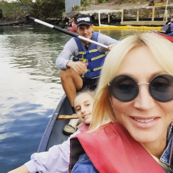 KRISTINA ORBAKAITE - Ловим тёплые осенние вечера) 🍁Решили покататься на лодке 🚣‍♀️ #кристинаорбакайте #kristinaorbakaite #claudiazemtsova @iamzemtsov Смотрите сторис➡️