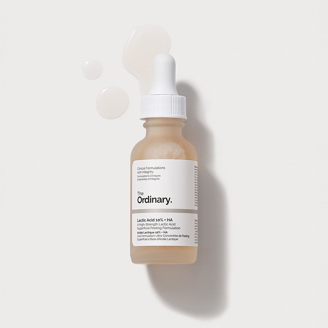 Escentual - Dry skins' can use acids too! Opt for a lactic acid, and use it alongside a hydrating ingredient like hyaluronc acid to plump and soothe! If you're not a fan of too many steps @theordinary...