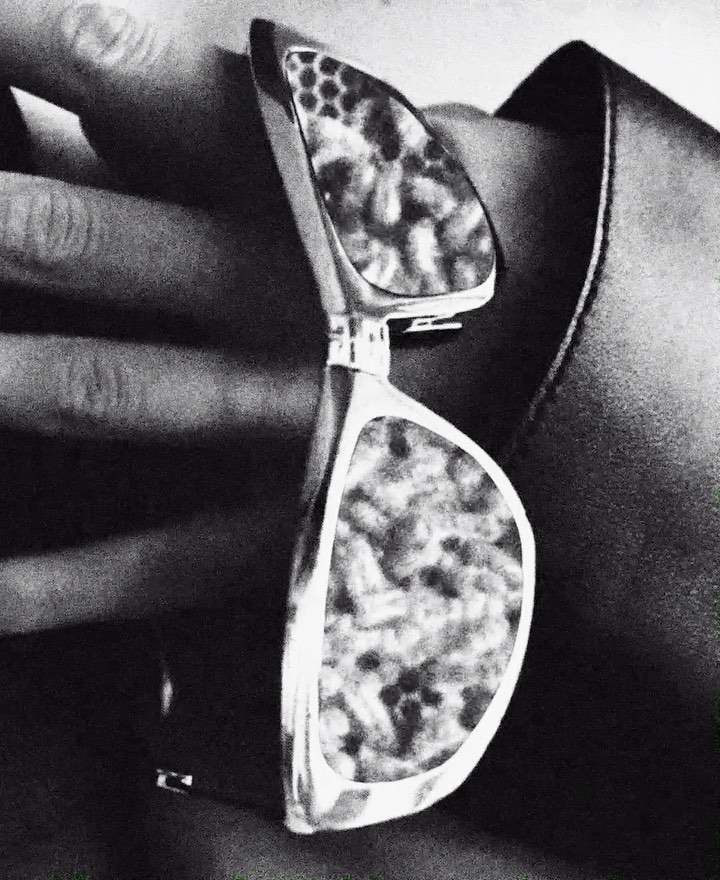 GIVENCHY - objects in mirror are closer than they appear