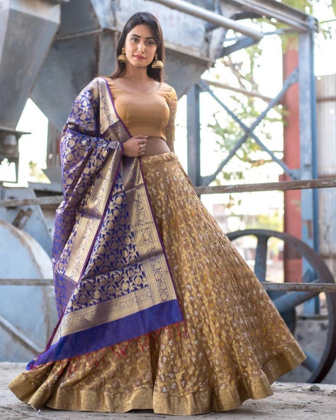 Mirraw - Shop the pretty beige woven art silk bandhani lehenga on @mirraw
Product ID:2943292
check out the collection on our store.
.
.
#lehenga #lehengacholi #lehengalove #bandhani #traditional #indi...