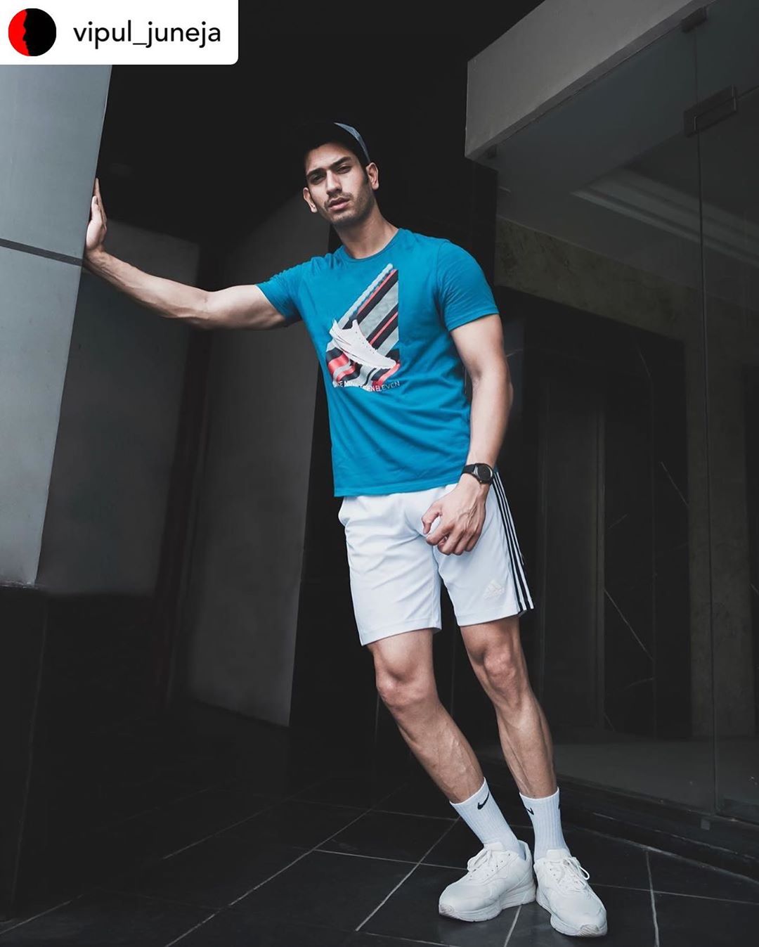 AJIO. com - Going the graphic way with your t-shirt? A true blue bold style move from @vipul_juneja .
.
What’s YOUR bold style move going to be? Shop the AJIO.com #BigBoldSale in association with Levi...