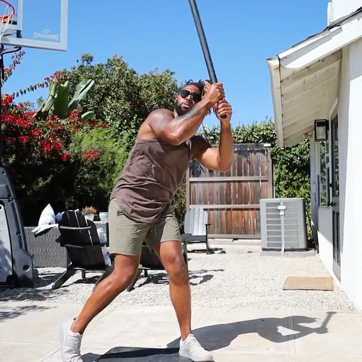 Onnit - ⚔️ STEEL MACE WARM- UP ⚔️
⁣-
✔️SAVE & refer back to try these warm up moves (or work circuit ) @jt_zen likes to hit with his steel mace. 🔥⁣⠀
⁣-
✖️Why warmup with the steel mace? ⬇️⁣
⁣
1️⃣. A l...
