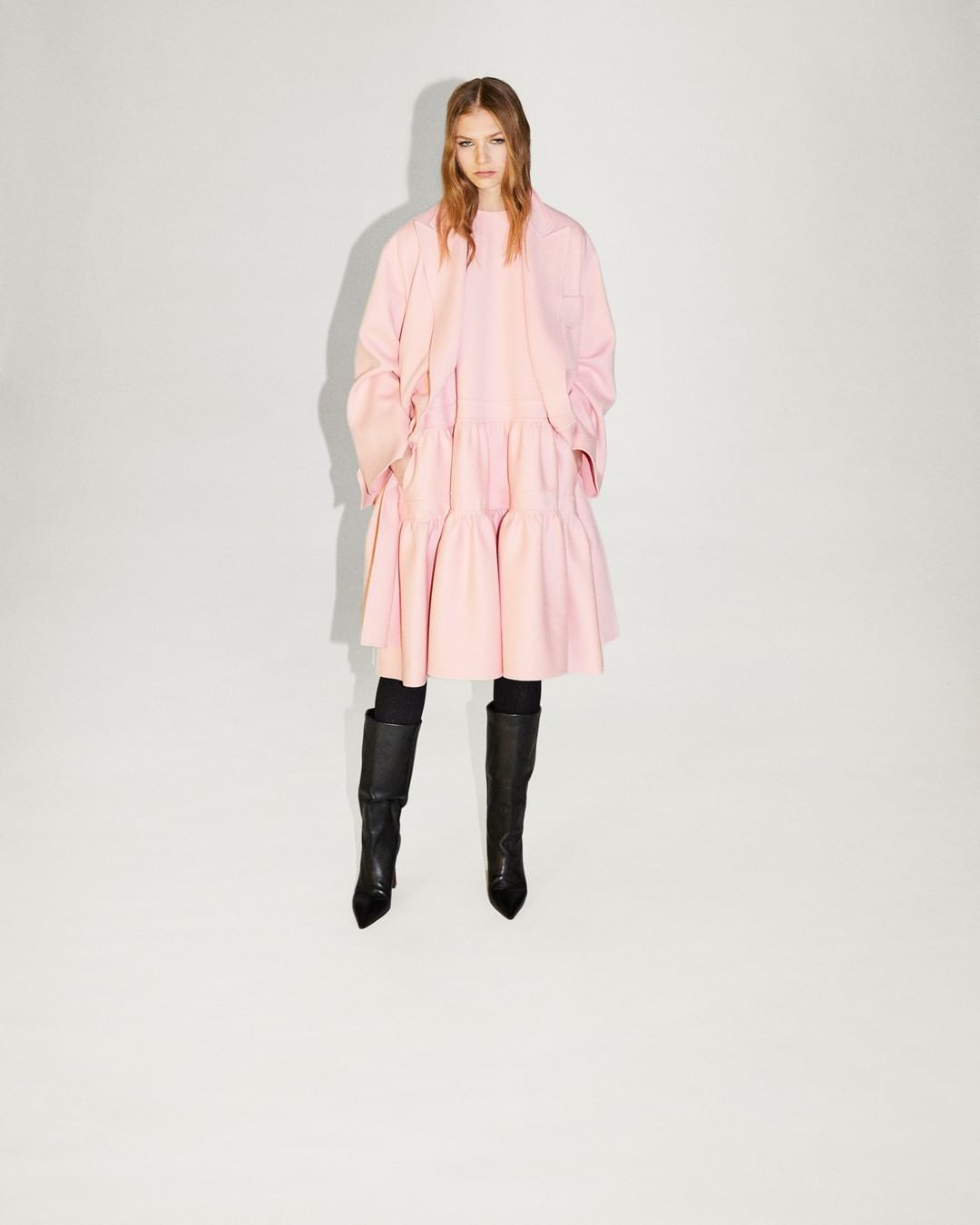 Rochas Paris - SOFT PINK

In Store now

The soft and elegant shade of pink highlights the playfulness of the #RochasPreFall20 silhouette.

⁣#PreFall20 #RochasPreFall20 #alessandrodellacqua
