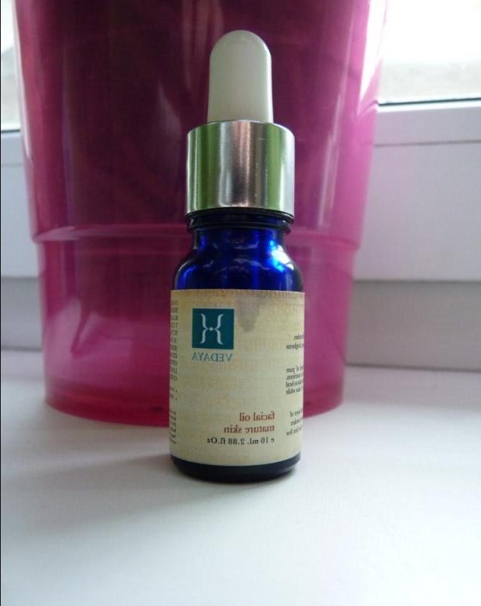 Oil for the face a youthful Glow Vedaya - review