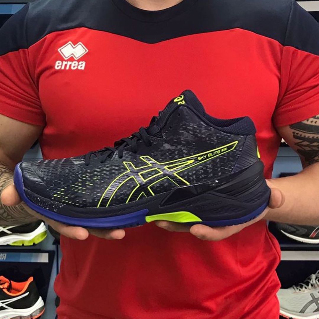 MEGASPORT - Мужские волейбольные кроссовки ASICS SKY ELITE FF MT в новой расцветке!⁣⁣⠀
✅Технологичная модель предназначена для игроков, которым необходима максимально эффективная обувь. ⁣⁣⠀
АМОРТИЗАЦИ...