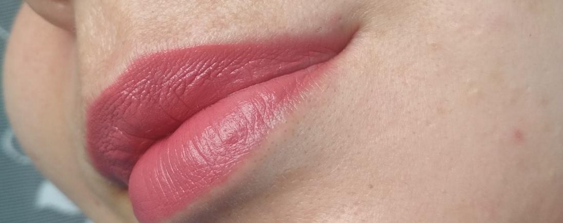 Губная помада Wet n wild Mega Last Matte Lip Color в оттенке In the Flesh7 a09f2c_lbox.jpg