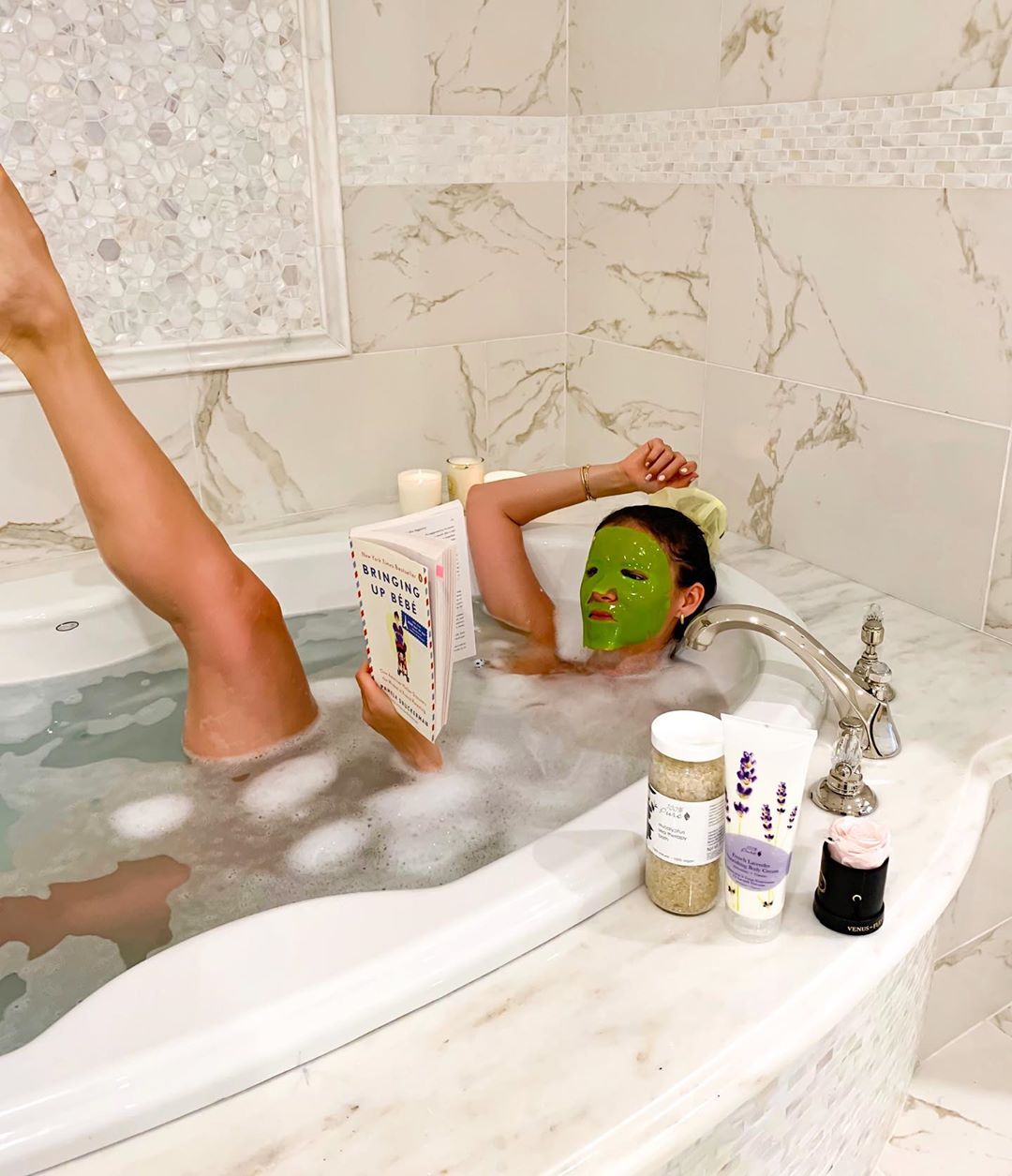 100% PURE - Is anyone else doing some midweek R&R? Grab our Self-Care Spa Kit for the complete #cleanskincare zen getaway. 🌿💧✨⁣
⁣
Eucalyptus Sea Therapy Bath⁣
Green Tea Water Bomb Mask⁣
French Lavende...
