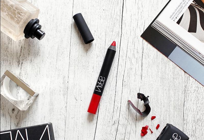 Nars Velvet Matte Lip Pencil - Dragon Girl. Favorite red - review