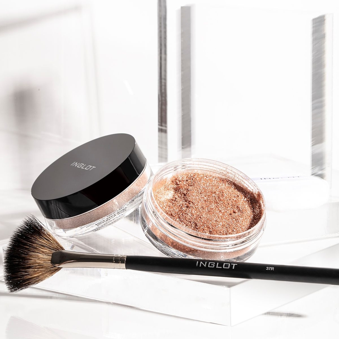 INGLOT Russia - Нет такой девушки, которая не мечтает о здоровой сияющей коже, правда? 💥
Текстура рассыпчатой пудры INGLOT Sparkling Dust мягкая и легкая, просто восторг! 🎉
💫Благодаря содержанию в ней...