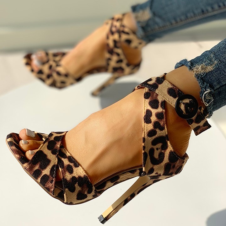 Joyshoetique - can't resist these 💖⁠
Search🔍:[LZT1152] ⁠
👠www.joyshoetique.com👠⁠
⁠
#joyshoetique#fashion#style#instagood#picoftheday#musthave#inlove#howtostyle#ootd#starEmbellished#instashop#picofthed...