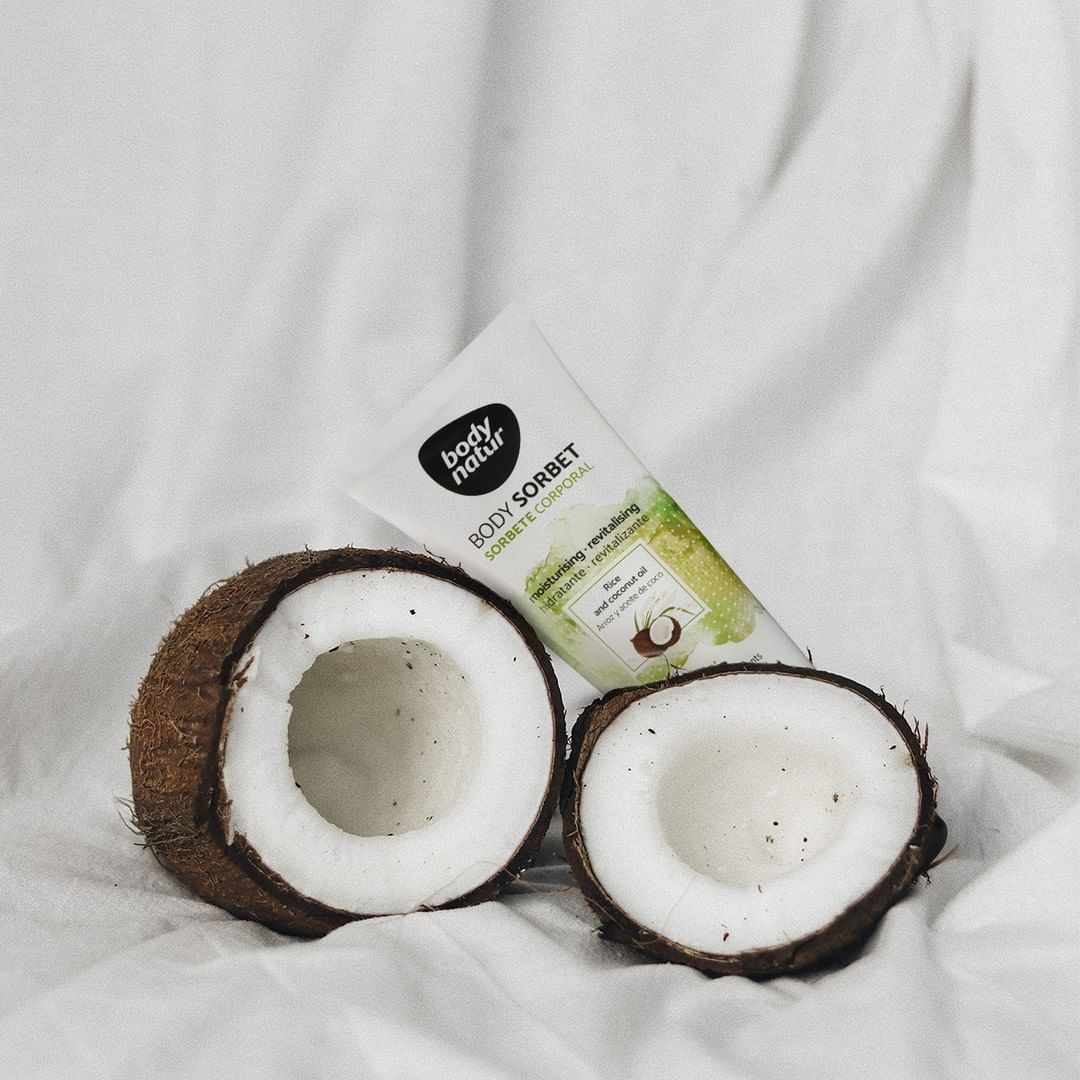 BODY NATUR - Déjate envolver en una sensación única gracias al sorbete corporal Body Natur de coco 🥥 🥥 🥥

Su delicada textura dejará tu piel hidratada durante 24 horas y… ¡con un irresistible aroma!...