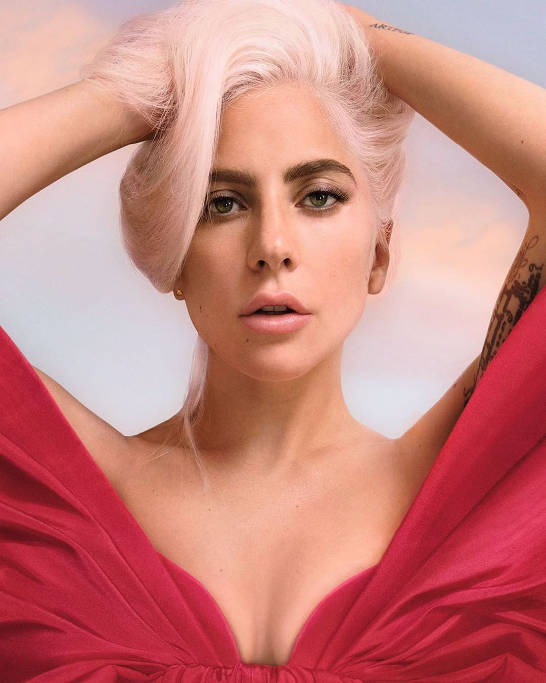 Valentino - VOCE VIVA: My voice, my strength. 
A symbol of individuality and force, @ladygaga is the face of Valentino’s newest fragrance VOCE VIVA. 

@valentino.beauty 
#ValentinoVoceViva