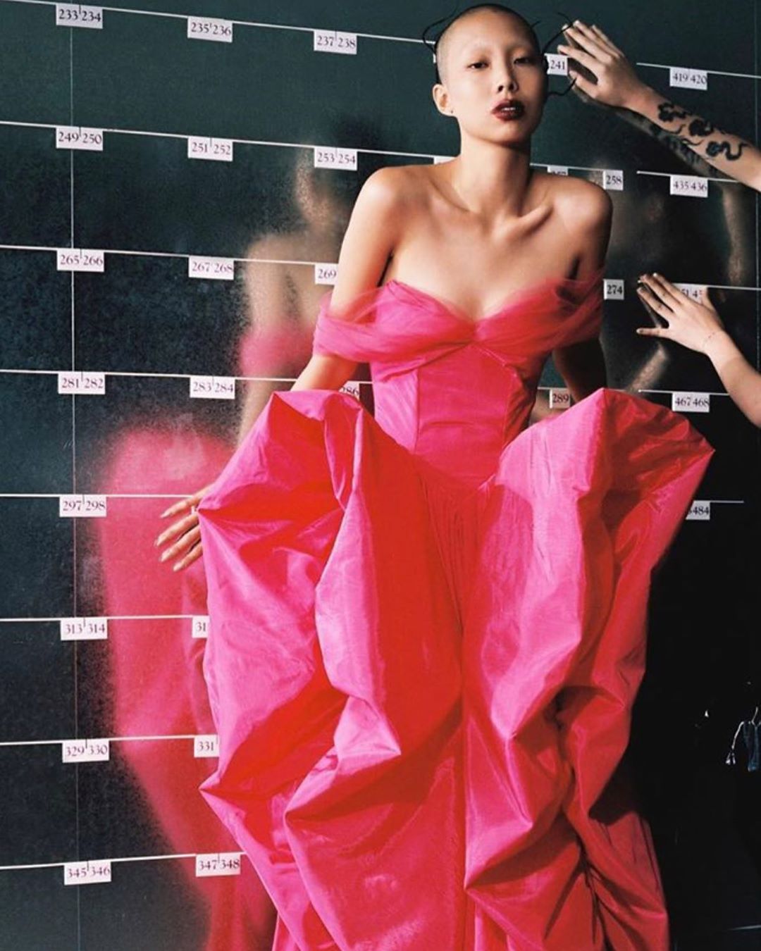 Moschino - #Repost @yiiooi
・・・
#Moschino @itsjeremyscott 
Shot by @alien__w styled by @yiiooi @elletaiwan