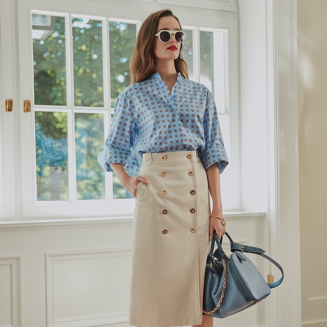 ESCADA - Pure cotton and a delicate foulard print lends this classic blouse a thoroughly timeless appeal. #escadaofficial