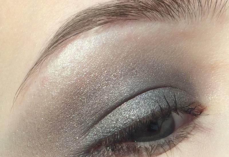 Single eyeshadow