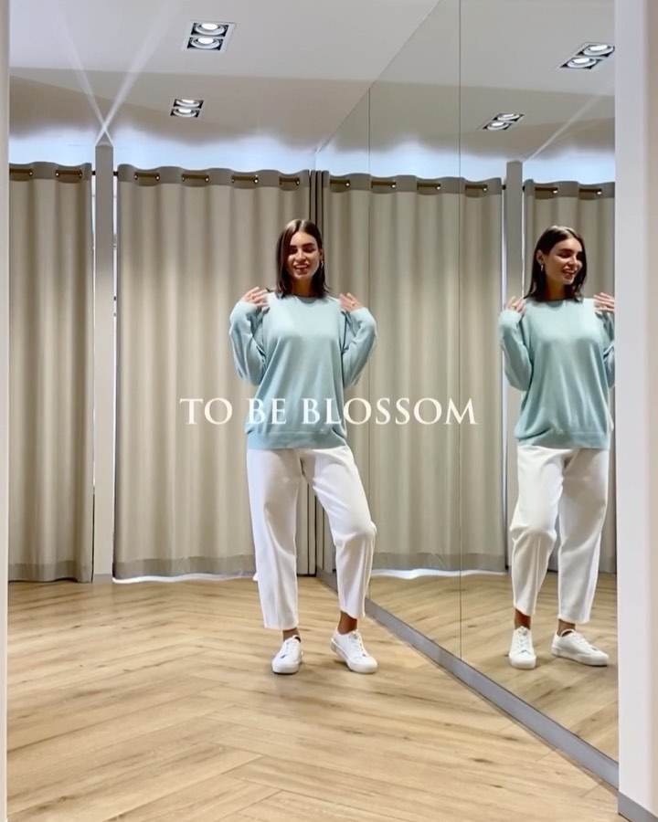 ToBeBlossom.ru - Яркие цвета нового свитера из тёплой шерстяной пряжи🧶
⠀
Какой добавили бы к себе в гардероб?
1️⃣Мятный;
2️⃣Синий;
3️⃣Коралловый
⠀
Пока данная модель не появилась на сайте, вы можете...