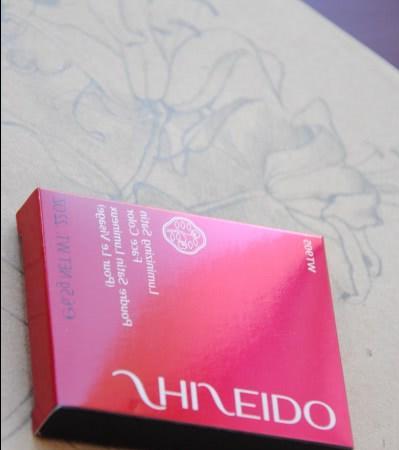 Lunar brilho - Иллюминайзер Shiseido Luminizing Satin Face Color WT905 máximos - resenha