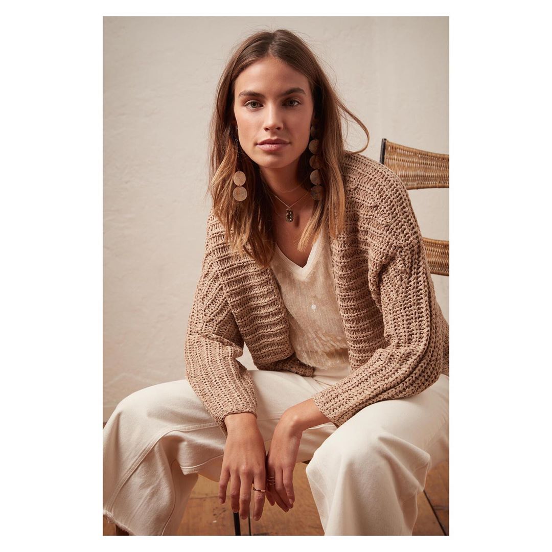 Oui Fashion - Summer knits! The absolute essential piece for your mild summer evening is a light knit cardigan or pullover to combine in a feminine manner with dresses or just casual with some cool tr...