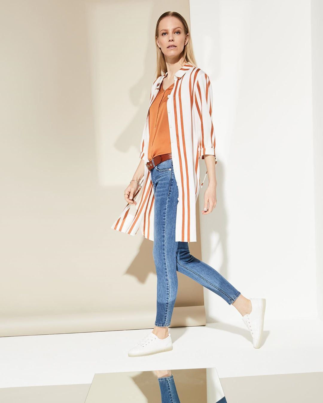 comma - ▫️Beautiful Allrounder ▫️
Ob als Kleid oder lässiger Jackenersatz über eine Denim, mit diesem Style bist du immer bestens gerüstet.
#welovestripes #cognaclover #commafashion #dresstoimpress #s...